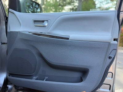 2018 Toyota Sienna XLE 8 Passenger