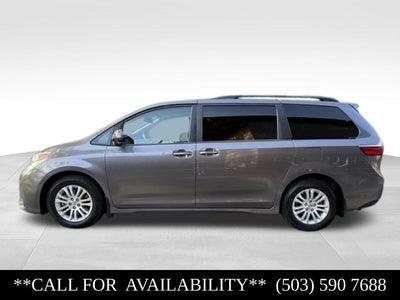 2018 Toyota Sienna XLE 8 Passenger