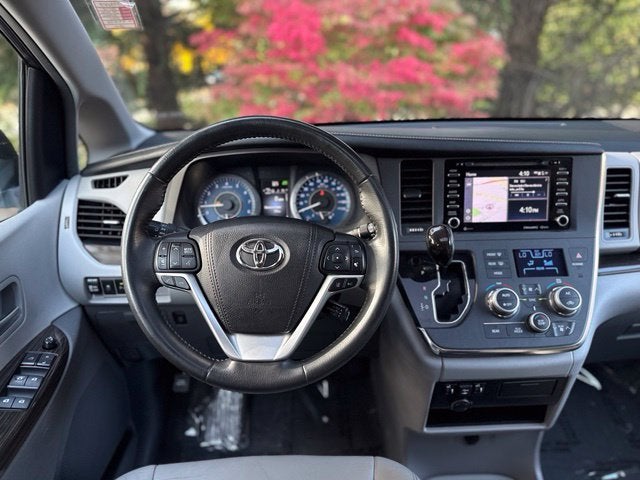 2018 Toyota Sienna XLE 8 Passenger