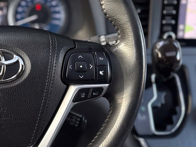2018 Toyota Sienna XLE 8 Passenger