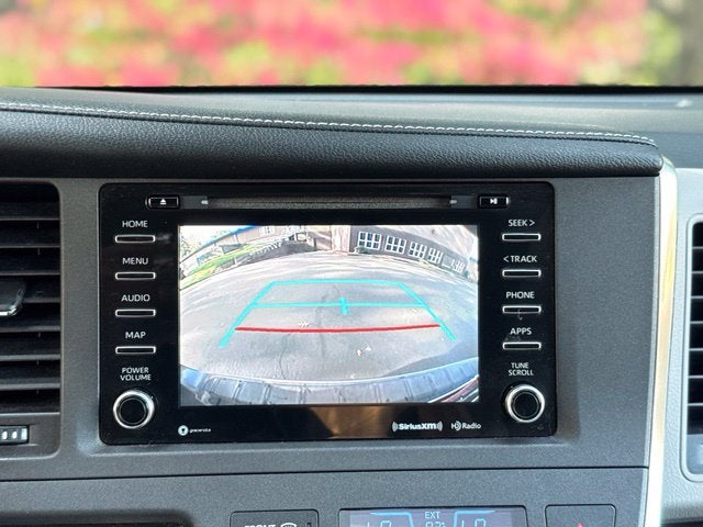 2018 Toyota Sienna XLE 8 Passenger