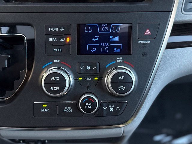 2018 Toyota Sienna XLE 8 Passenger