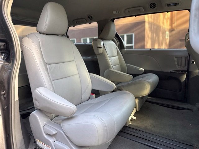 2018 Toyota Sienna XLE 8 Passenger