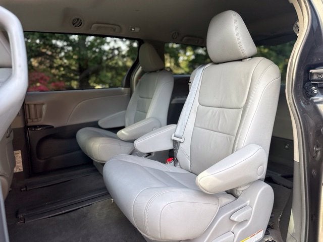 2018 Toyota Sienna XLE 8 Passenger