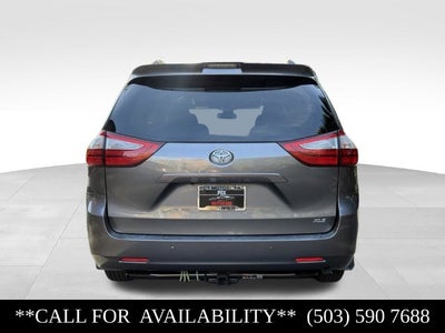 2018 Toyota Sienna XLE 8 Passenger