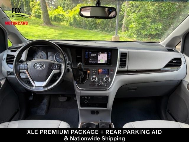 2017 Toyota Sienna XLE Premium 8 Passenger