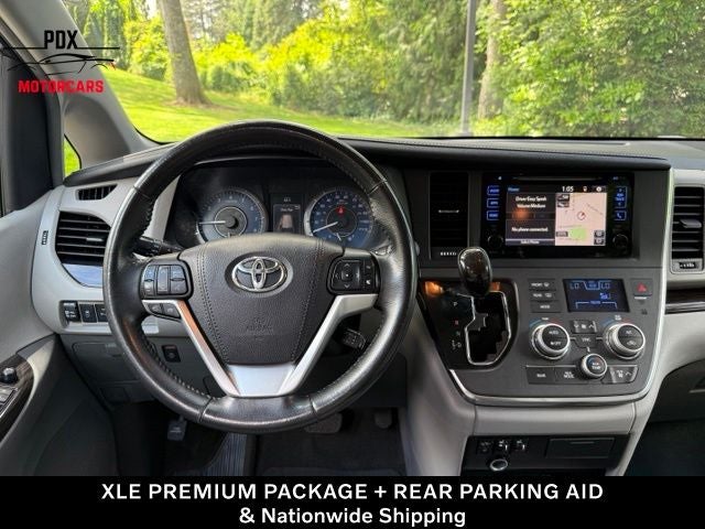 2017 Toyota Sienna XLE Premium 8 Passenger