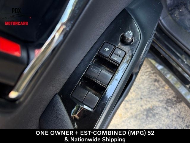 2021 Toyota Prius XLE