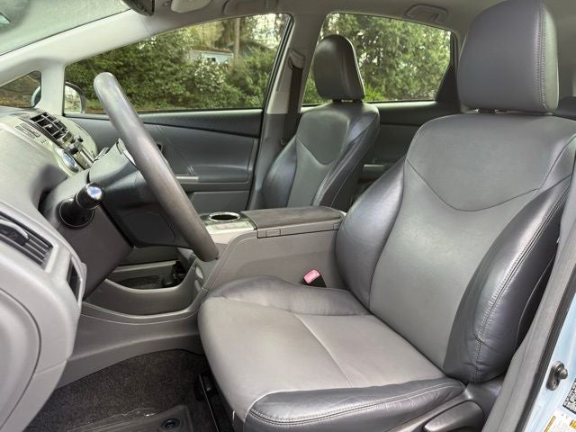 2012 Toyota Prius v Base