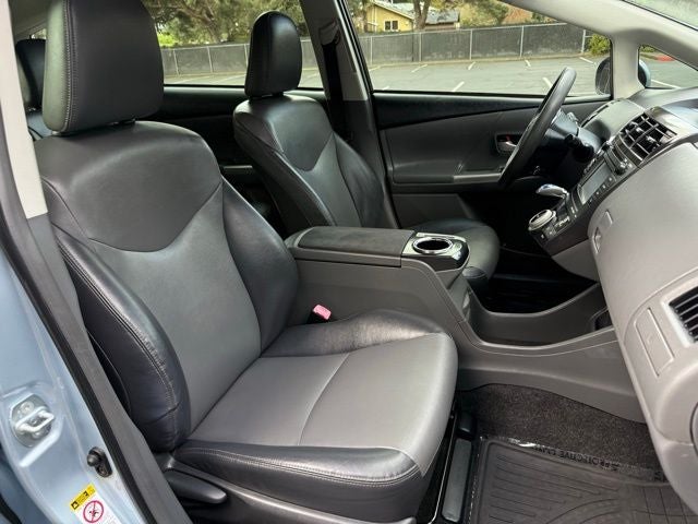 2012 Toyota Prius v Base