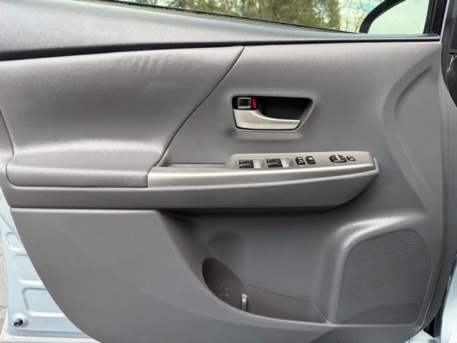 2012 Toyota Prius v Base