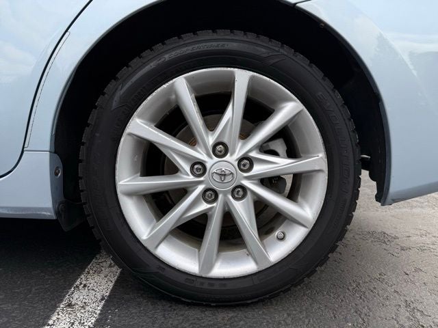 2012 Toyota Prius v Base