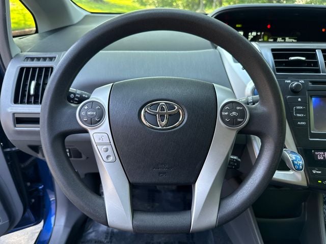 2014 Toyota Prius v Three