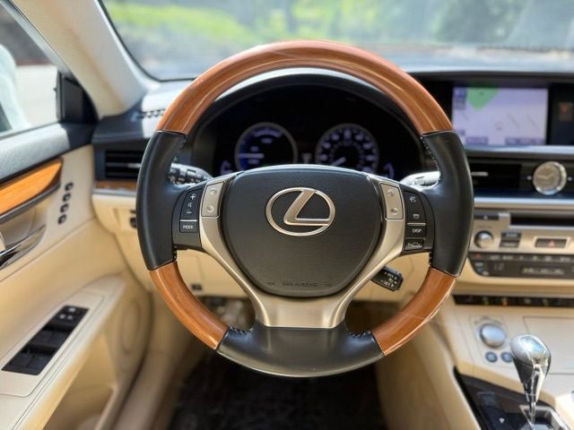 2013 Lexus ES 300h