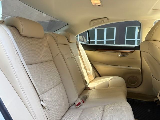 2013 Lexus ES 300h