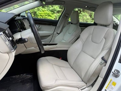 2018 Volvo S90 T6 Momentum