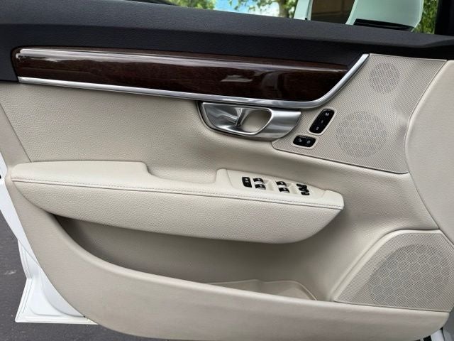 2018 Volvo S90 T6 Momentum