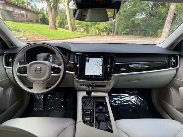 2018 Volvo S90 T6 Momentum