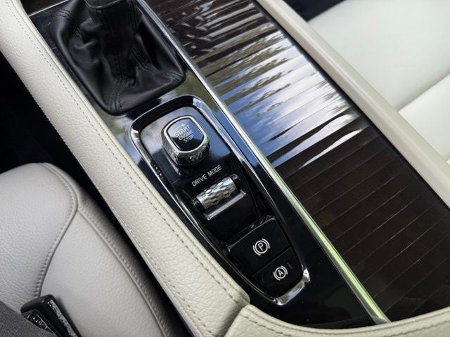 2018 Volvo S90 T6 Momentum