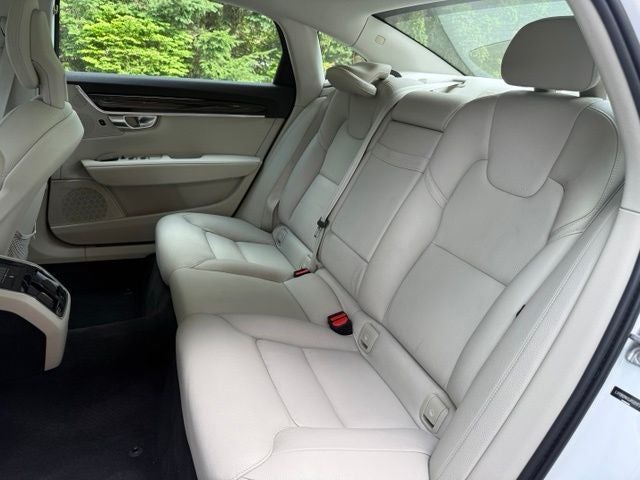 2018 Volvo S90 T6 Momentum