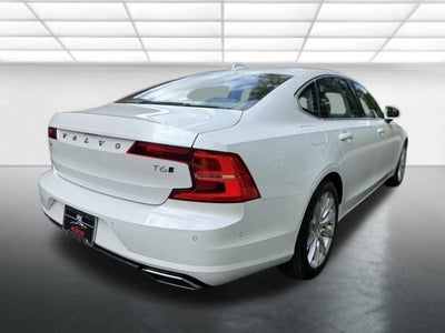 2018 Volvo S90 T6 Momentum