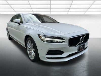 2018 Volvo S90 T6 Momentum