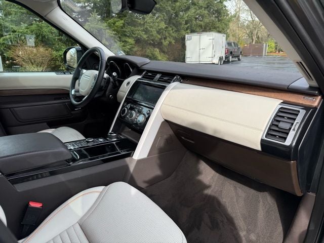 2017 Land Rover Discovery HSE Luxury