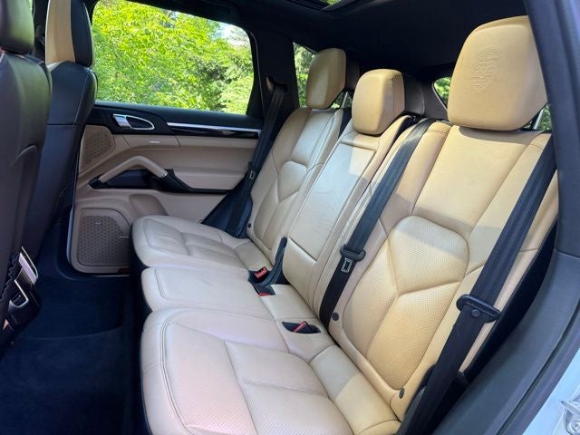2018 Porsche Cayenne Platinum Edition