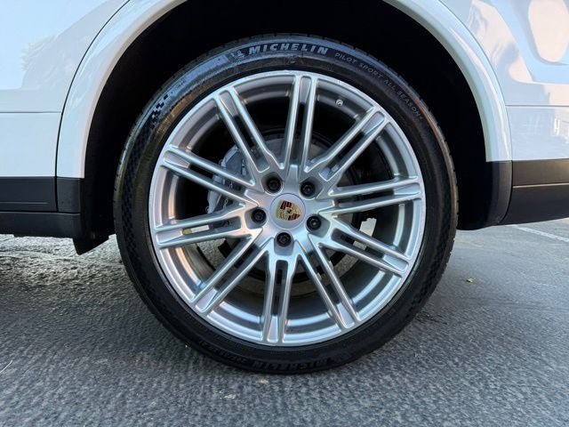 2018 Porsche Cayenne Platinum Edition