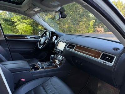 2015 Volkswagen Touareg V6 Sport 4Motion