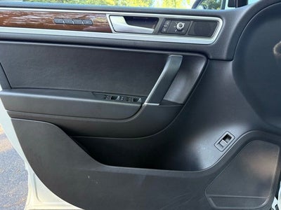 2015 Volkswagen Touareg V6 Sport 4Motion