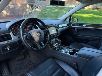 2015 Volkswagen Touareg V6 Sport 4Motion