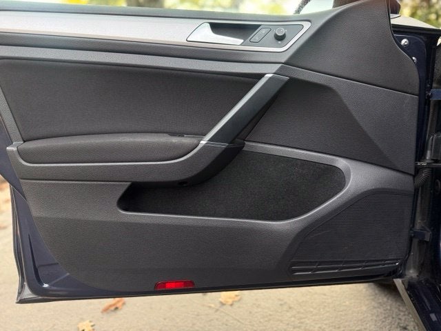 2016 Volkswagen e-Golf SE