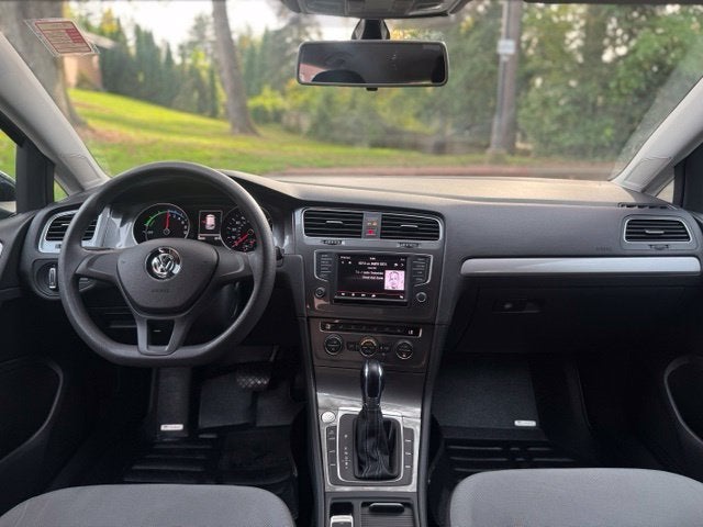 2016 Volkswagen e-Golf SE
