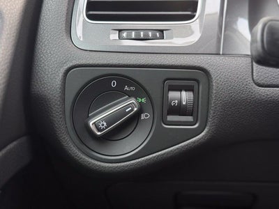 2016 Volkswagen e-Golf SE