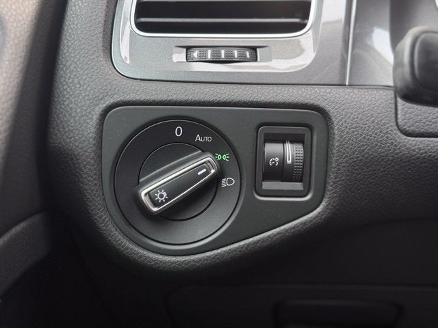 2016 Volkswagen e-Golf SE