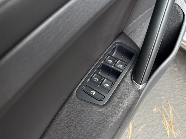 2016 Volkswagen e-Golf SEL Premium