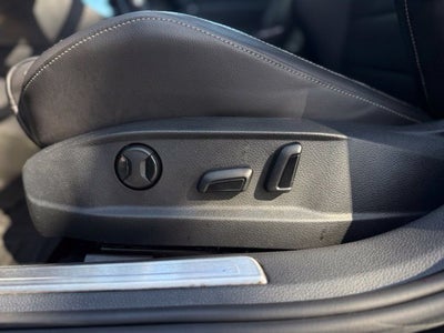 2017 Volkswagen Golf R DCC & Navigation 4Motion