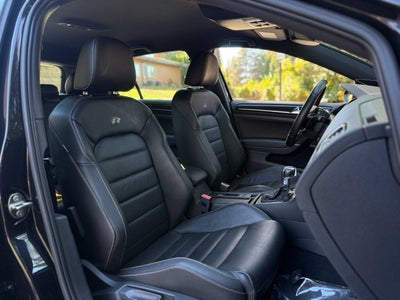 2017 Volkswagen Golf R DCC & Navigation 4Motion
