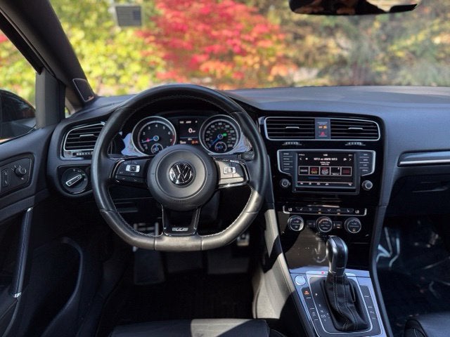 2017 Volkswagen Golf R DCC & Navigation 4Motion