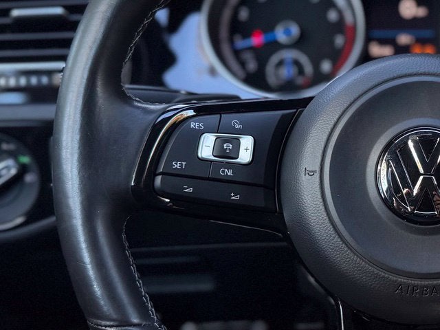2017 Volkswagen Golf R DCC & Navigation 4Motion