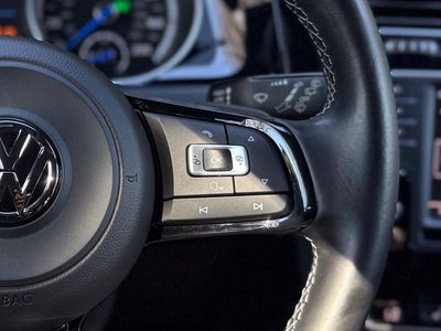 2017 Volkswagen Golf R DCC & Navigation 4Motion