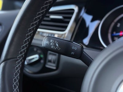 2017 Volkswagen Golf R DCC & Navigation 4Motion