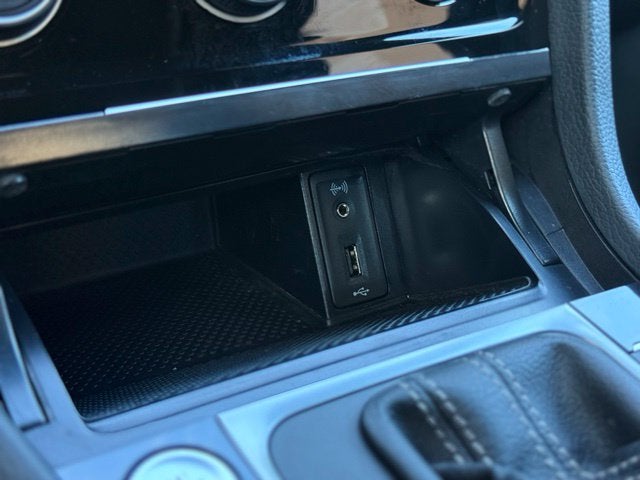 2017 Volkswagen Golf R DCC & Navigation 4Motion