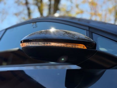 2017 Volkswagen Golf R DCC & Navigation 4Motion