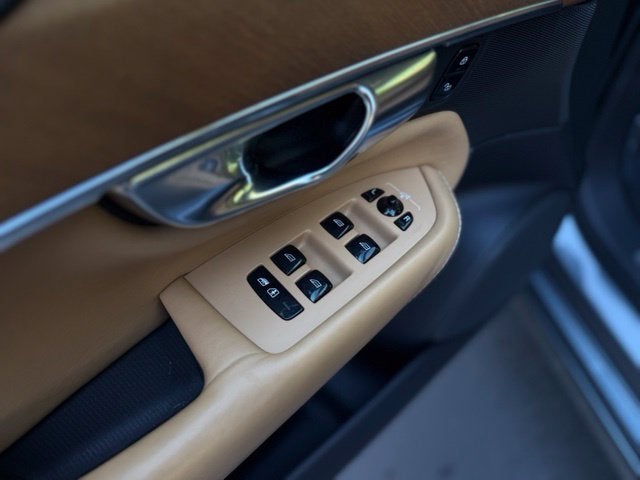 2019 Volvo XC90 T6 Inscription