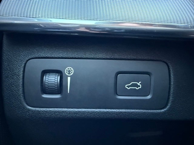 2016 Volvo XC90 T6 R-Design