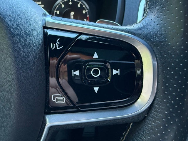 2016 Volvo XC90 T6 R-Design